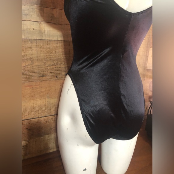 🖤♥️ Victoria's Secret Vintage Gold Label lace trim satin bodysuit - Picture 4 of 9